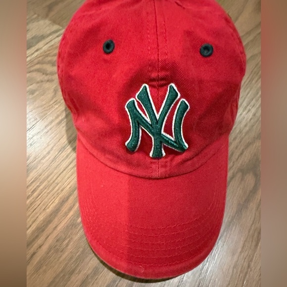 VINTAGE TWINS ENTERPRISE NEW YORK YANKEES SANTA CHRISTMAS STRAP BACK HAT size S main image 6